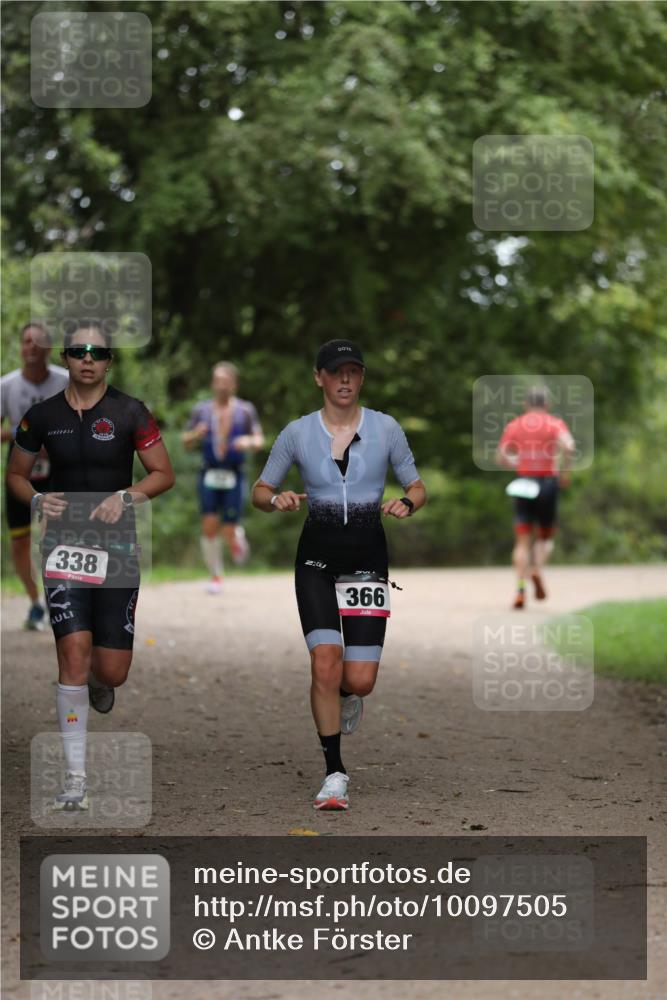 30.08.2026 - Elbe Triathlon Hamburg Antke Förster http://msf.ph/oto/10097505 30.08.2026 10:33:52 Laufen 338, 366 meine-sportfotos.de