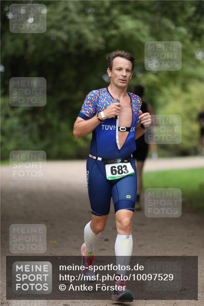 30.08.2026 - Elbe Triathlon Hamburg Antke Förster http://msf.ph/oto/10097529 30.08.2026 10:34:00 Laufen 683 meine-sportfotos.de