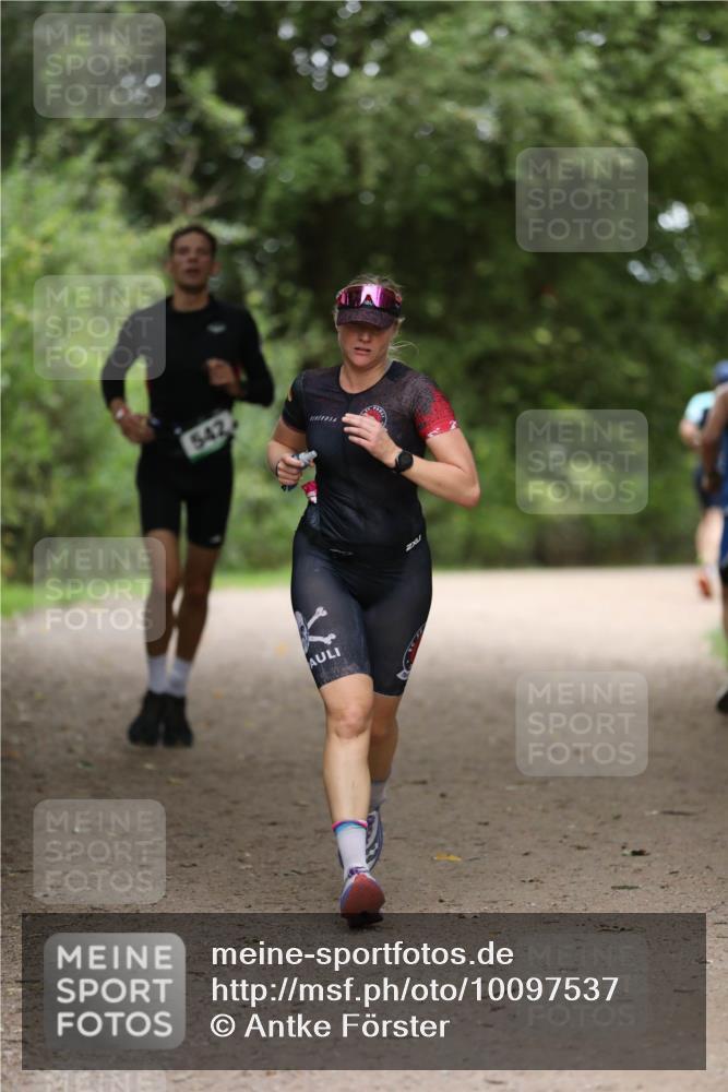 30.08.2026 - Elbe Triathlon Hamburg Antke Förster http://msf.ph/oto/10097537 30.08.2026 10:34:12 Laufen 542 meine-sportfotos.de