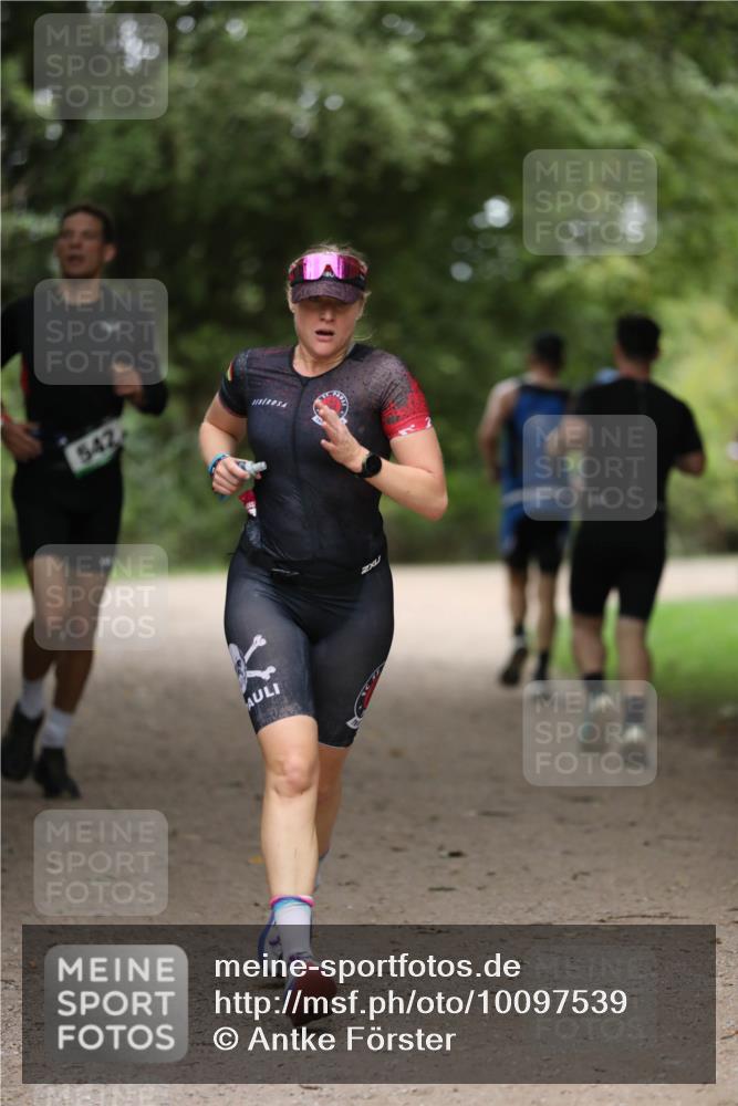 30.08.2026 - Elbe Triathlon Hamburg Antke Förster http://msf.ph/oto/10097539 30.08.2026 10:34:12 Laufen 542 meine-sportfotos.de