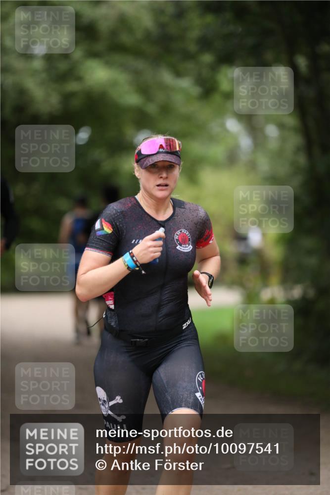 30.08.2026 - Elbe Triathlon Hamburg Antke Förster http://msf.ph/oto/10097541 30.08.2026 10:34:13 Laufen  meine-sportfotos.de