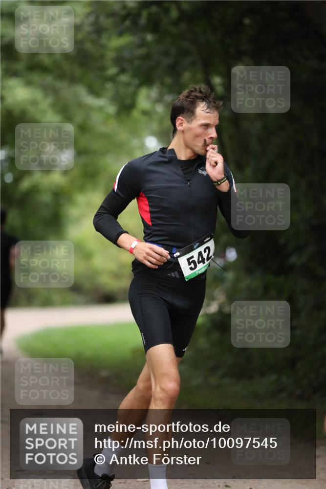 30.08.2026 - Elbe Triathlon Hamburg Antke Förster http://msf.ph/oto/10097545 30.08.2026 10:34:15 Laufen 542 meine-sportfotos.de