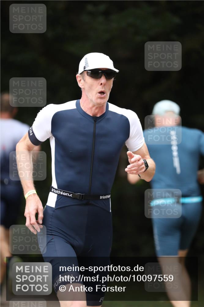 30.08.2026 - Elbe Triathlon Hamburg Antke Förster http://msf.ph/oto/10097559 30.08.2026 10:34:35 Laufen  meine-sportfotos.de