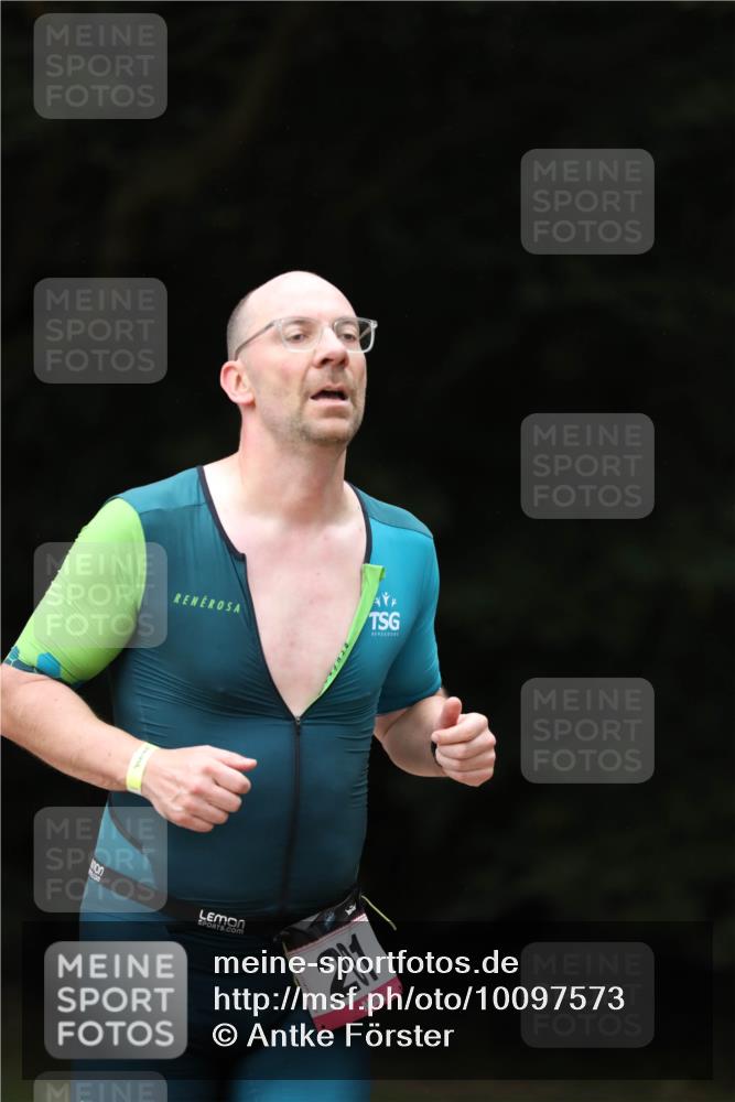 30.08.2026 - Elbe Triathlon Hamburg Antke Förster http://msf.ph/oto/10097573 30.08.2026 10:34:42 Laufen 211 meine-sportfotos.de