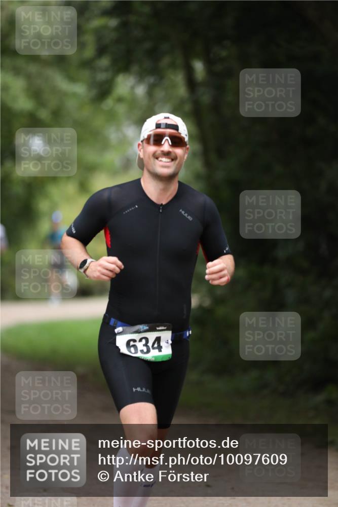 30.08.2026 - Elbe Triathlon Hamburg Antke Förster http://msf.ph/oto/10097609 30.08.2026 10:35:12 Laufen 634 meine-sportfotos.de