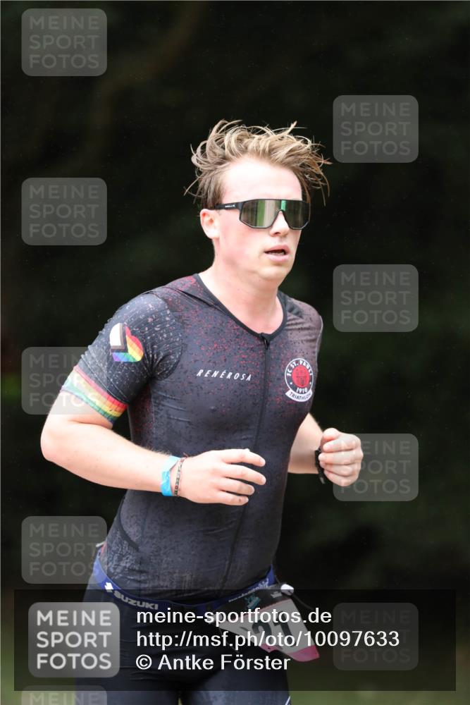 30.08.2026 - Elbe Triathlon Hamburg Antke Förster http://msf.ph/oto/10097633 30.08.2026 10:35:22 Laufen 1910, 21 meine-sportfotos.de