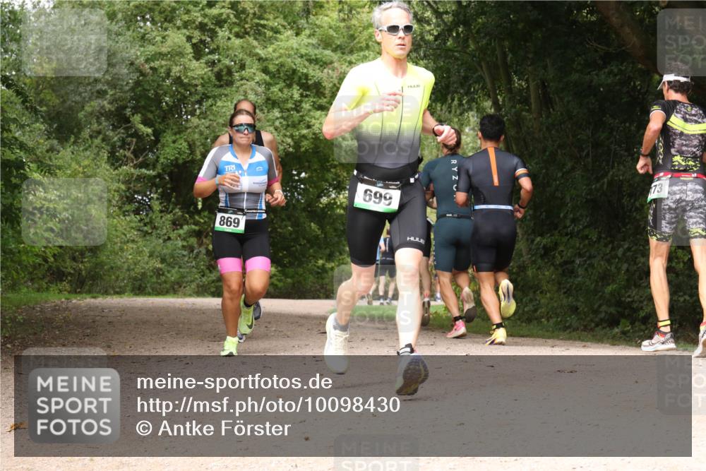 30.08.2026 - Elbe Triathlon Hamburg Antke Förster http://msf.ph/oto/10098430 30.08.2026 10:46:29 Laufen 699, 869, 73 meine-sportfotos.de