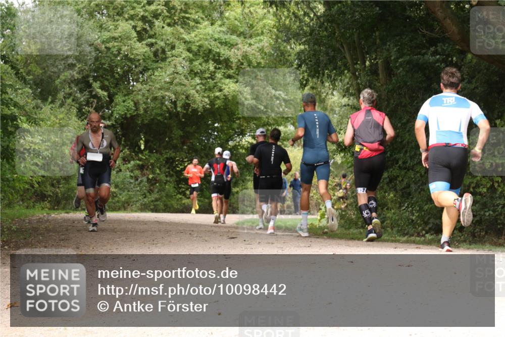 30.08.2026 - Elbe Triathlon Hamburg Antke Förster http://msf.ph/oto/10098442 30.08.2026 10:46:41 Laufen 024 meine-sportfotos.de