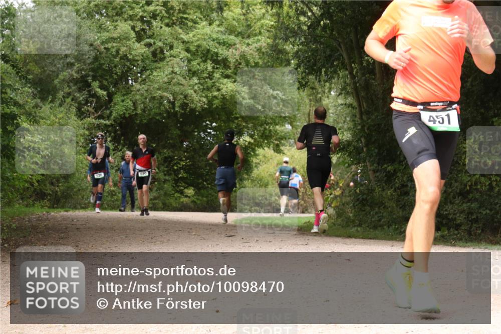 30.08.2026 - Elbe Triathlon Hamburg Antke Förster http://msf.ph/oto/10098470 30.08.2026 10:46:54 Laufen 620, 451 meine-sportfotos.de