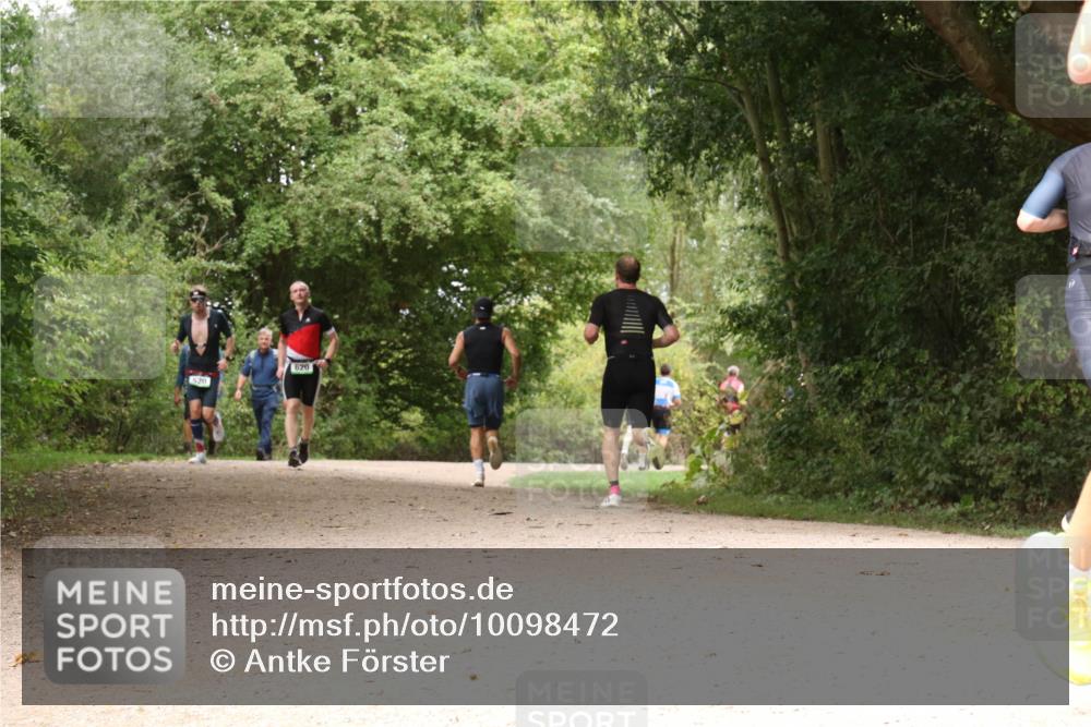 30.08.2026 - Elbe Triathlon Hamburg Antke Förster http://msf.ph/oto/10098472 30.08.2026 10:46:54 Laufen 520, 620 meine-sportfotos.de