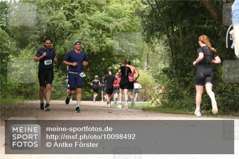 30.08.2026 - Elbe Triathlon Hamburg Antke Förster http://msf.ph/oto/10098492 30.08.2026 10:47:20 Laufen 400, 647, 11 meine-sportfotos.de