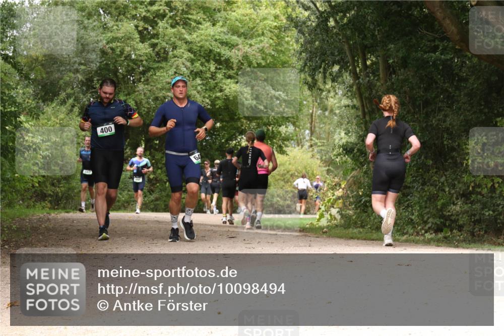 30.08.2026 - Elbe Triathlon Hamburg Antke Förster http://msf.ph/oto/10098494 30.08.2026 10:47:21 Laufen 499, 400, 64 meine-sportfotos.de