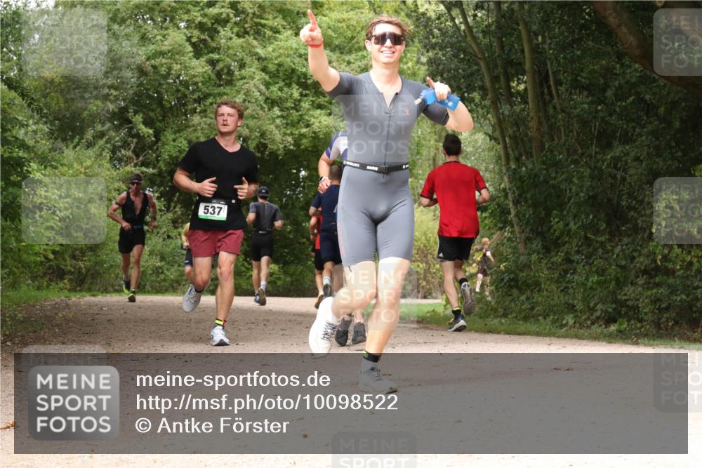 30.08.2026 - Elbe Triathlon Hamburg Antke Förster http://msf.ph/oto/10098522 30.08.2026 10:47:34 Laufen 537 meine-sportfotos.de