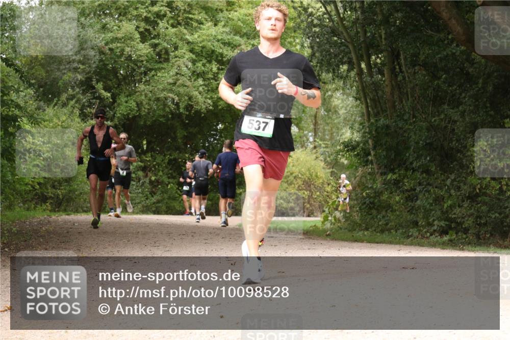 30.08.2026 - Elbe Triathlon Hamburg Antke Förster http://msf.ph/oto/10098528 30.08.2026 10:47:36 Laufen 537 meine-sportfotos.de