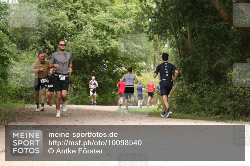 30.08.2026 - Elbe Triathlon Hamburg Antke Förster http://msf.ph/oto/10098540 30.08.2026 10:47:42 Laufen 443, 636 meine-sportfotos.de