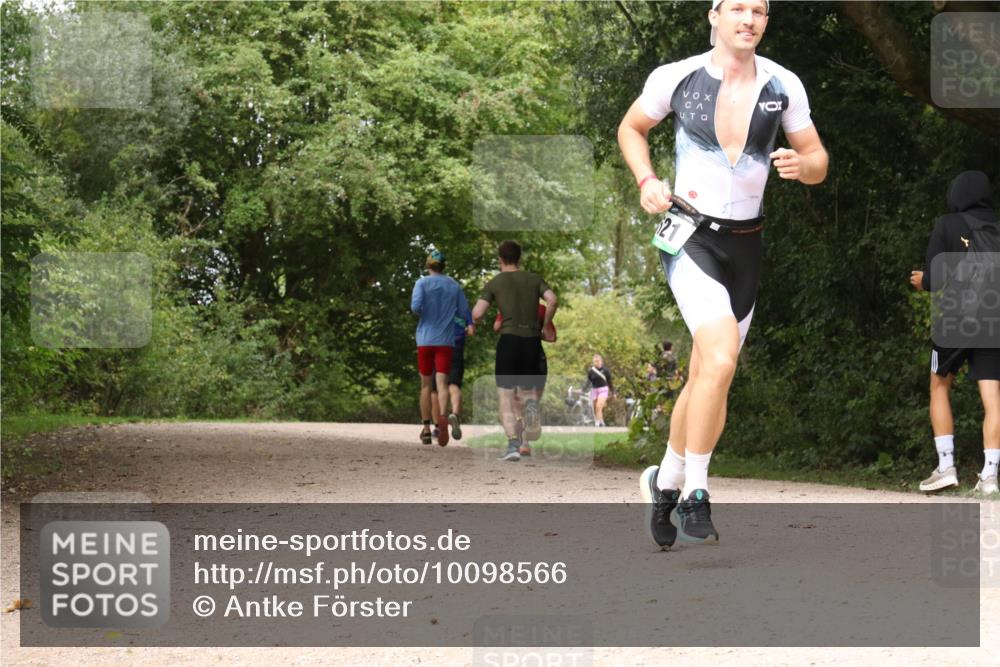 30.08.2026 - Elbe Triathlon Hamburg Antke Förster http://msf.ph/oto/10098566 30.08.2026 10:47:52 Laufen 21 meine-sportfotos.de