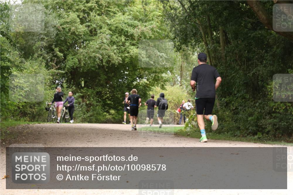 30.08.2026 - Elbe Triathlon Hamburg Antke Förster http://msf.ph/oto/10098578 30.08.2026 10:48:10 Laufen  meine-sportfotos.de