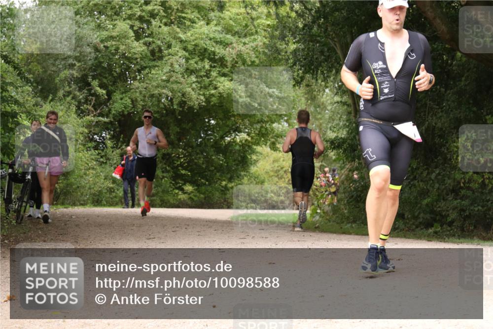 30.08.2026 - Elbe Triathlon Hamburg Antke Förster http://msf.ph/oto/10098588 30.08.2026 10:48:24 Laufen  meine-sportfotos.de