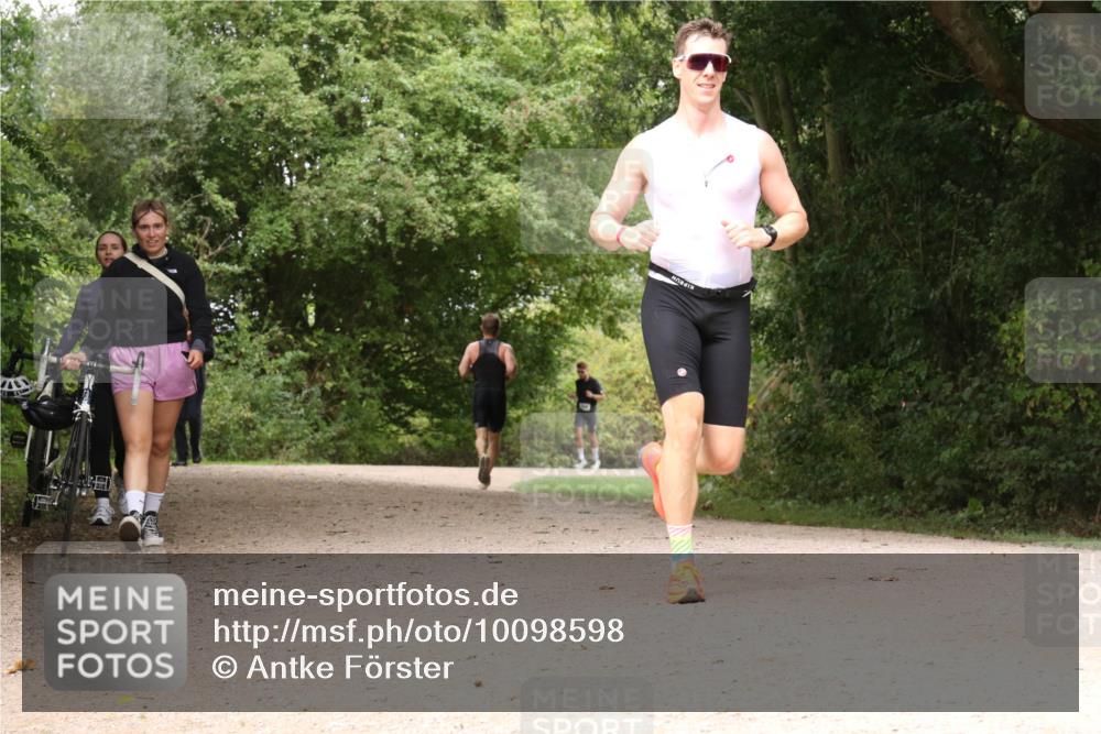 30.08.2026 - Elbe Triathlon Hamburg Antke Förster http://msf.ph/oto/10098598 30.08.2026 10:48:28 Laufen  meine-sportfotos.de