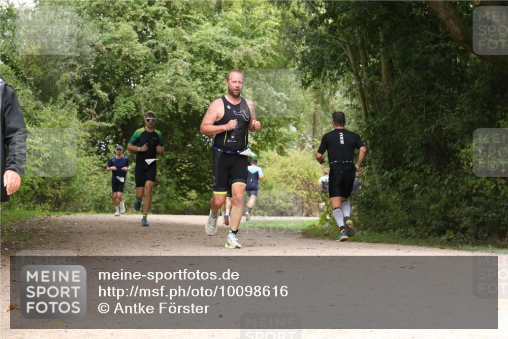 30.08.2026 - Elbe Triathlon Hamburg Antke Förster http://msf.ph/oto/10098616 30.08.2026 10:48:47 Laufen 2 meine-sportfotos.de