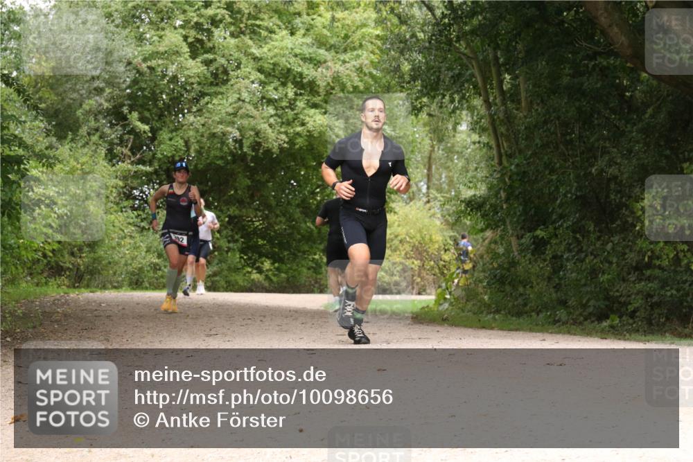 30.08.2026 - Elbe Triathlon Hamburg Antke Förster http://msf.ph/oto/10098656 30.08.2026 10:49:07 Laufen 92 meine-sportfotos.de