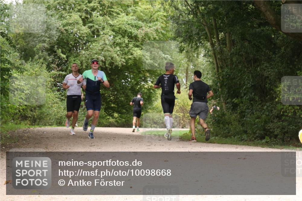 30.08.2026 - Elbe Triathlon Hamburg Antke Förster http://msf.ph/oto/10098668 30.08.2026 10:49:12 Laufen  meine-sportfotos.de