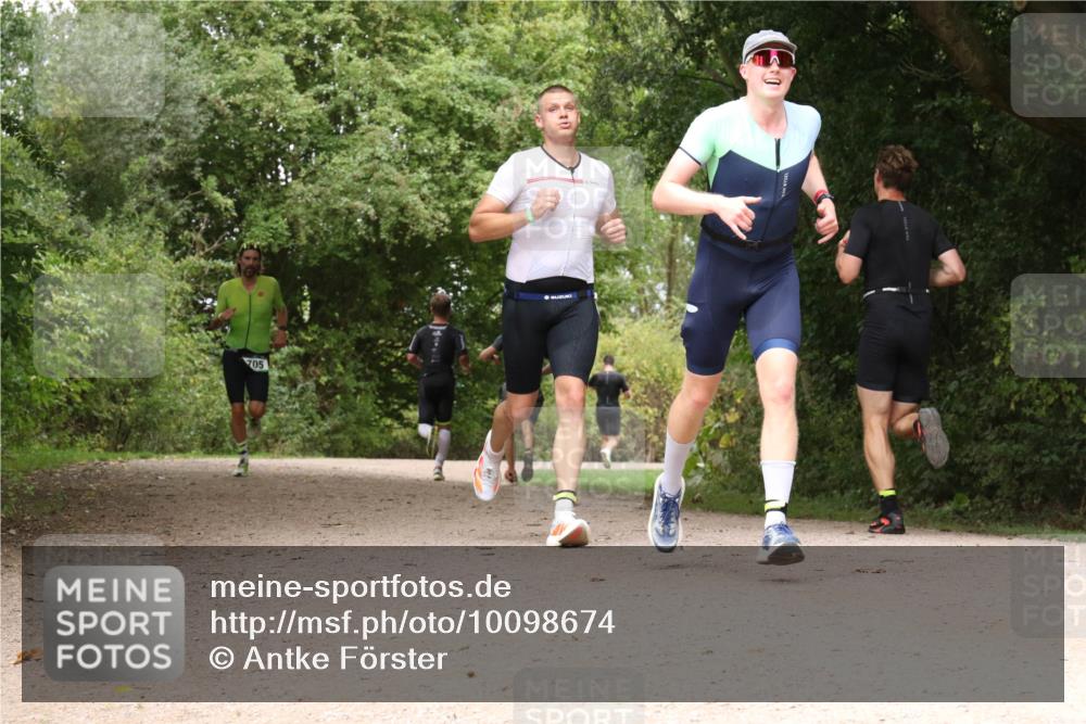 30.08.2026 - Elbe Triathlon Hamburg Antke Förster http://msf.ph/oto/10098674 30.08.2026 10:49:14 Laufen 705 meine-sportfotos.de