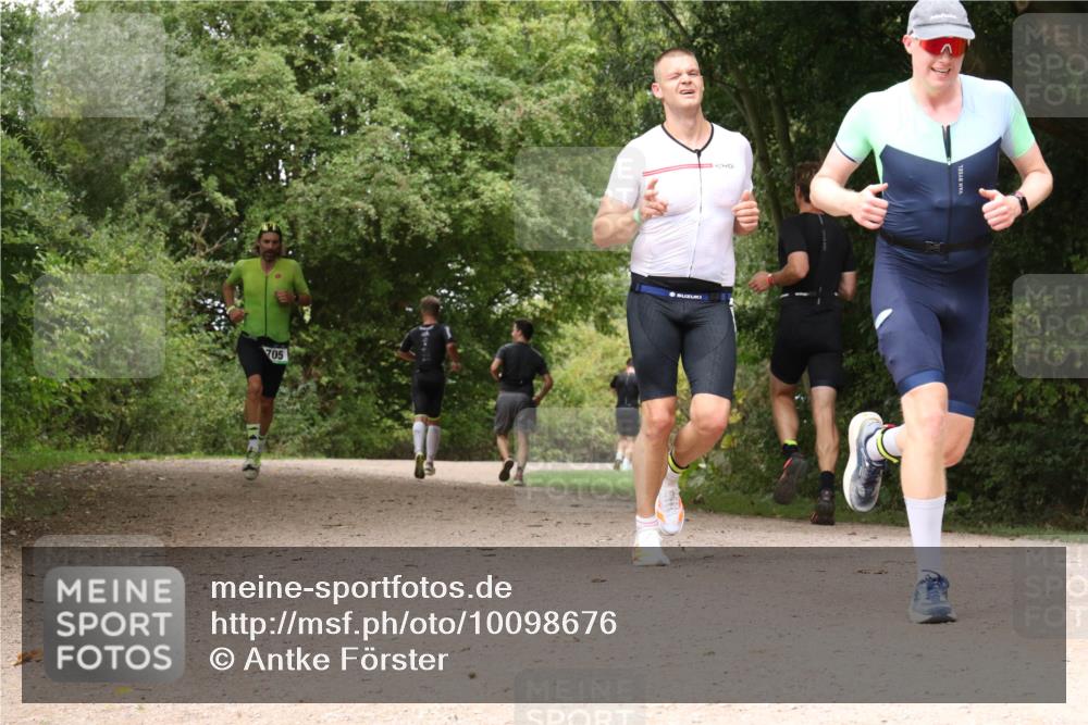 30.08.2026 - Elbe Triathlon Hamburg Antke Förster http://msf.ph/oto/10098676 30.08.2026 10:49:15 Laufen 705 meine-sportfotos.de