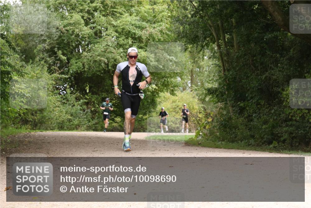 30.08.2026 - Elbe Triathlon Hamburg Antke Förster http://msf.ph/oto/10098690 30.08.2026 10:49:28 Laufen  meine-sportfotos.de