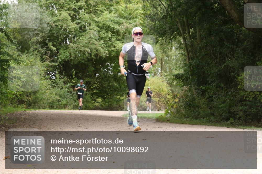 30.08.2026 - Elbe Triathlon Hamburg Antke Förster http://msf.ph/oto/10098692 30.08.2026 10:49:29 Laufen  meine-sportfotos.de