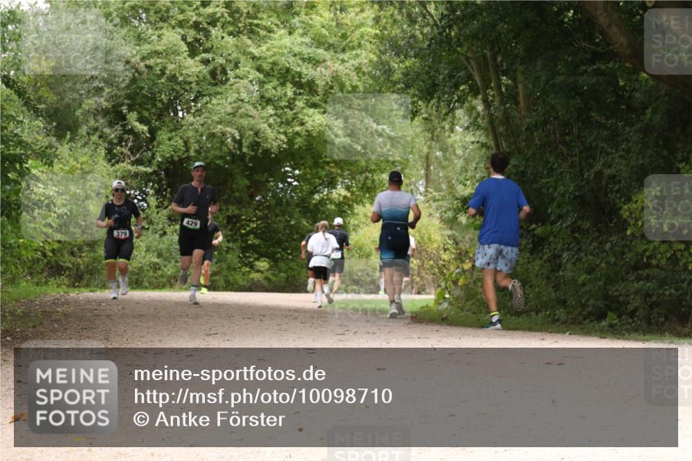 30.08.2026 - Elbe Triathlon Hamburg Antke Förster http://msf.ph/oto/10098710 30.08.2026 10:49:39 Laufen 429, 379 meine-sportfotos.de