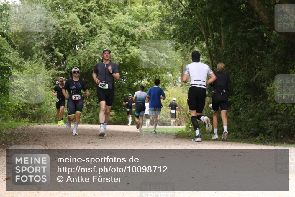 30.08.2026 - Elbe Triathlon Hamburg Antke Förster http://msf.ph/oto/10098712 30.08.2026 10:49:42 Laufen 379, 429 meine-sportfotos.de