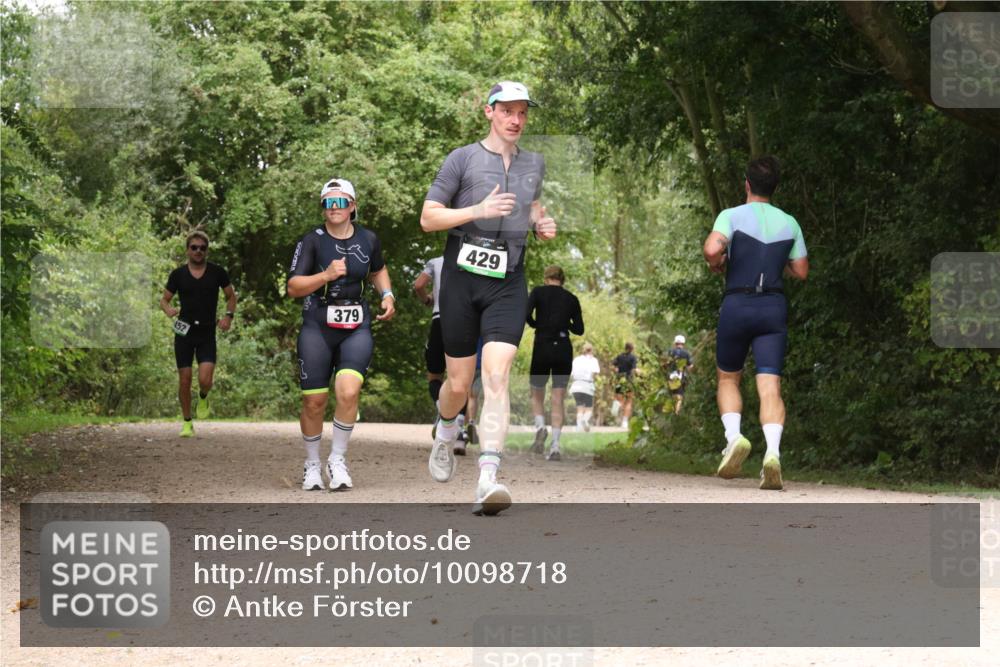 30.08.2026 - Elbe Triathlon Hamburg Antke Förster http://msf.ph/oto/10098718 30.08.2026 10:49:44 Laufen 452, 379, 429 meine-sportfotos.de