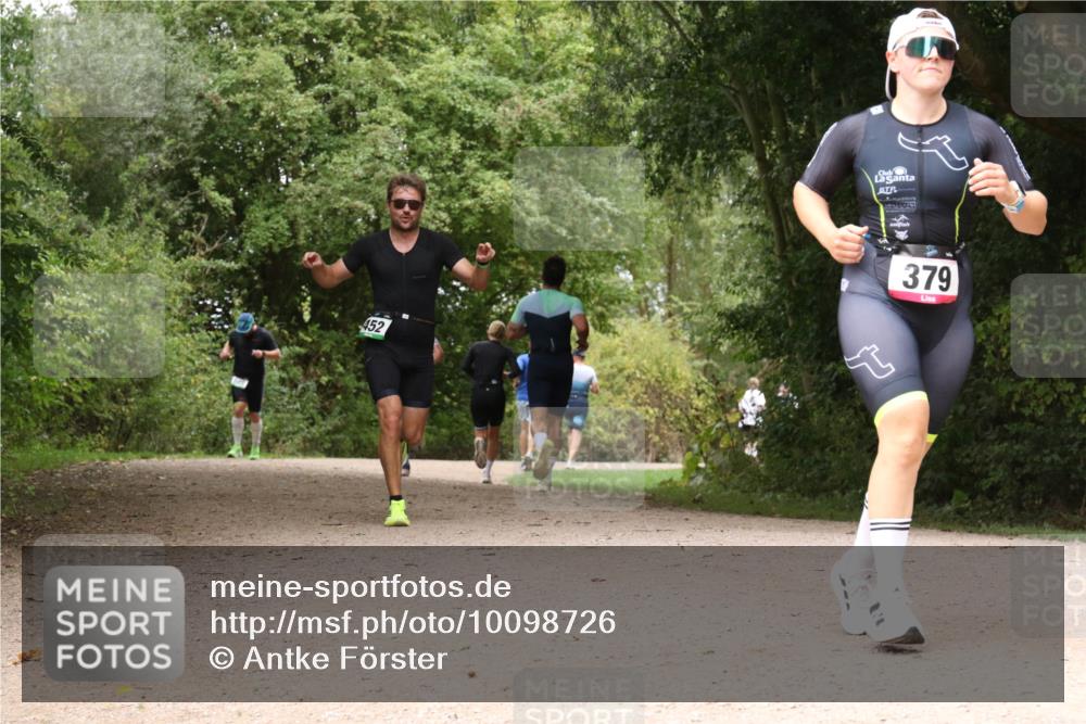 30.08.2026 - Elbe Triathlon Hamburg Antke Förster http://msf.ph/oto/10098726 30.08.2026 10:49:46 Laufen 452, 379 meine-sportfotos.de