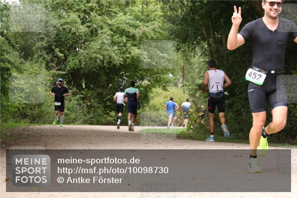 30.08.2026 - Elbe Triathlon Hamburg Antke Förster http://msf.ph/oto/10098730 30.08.2026 10:49:49 Laufen 585, 452 meine-sportfotos.de