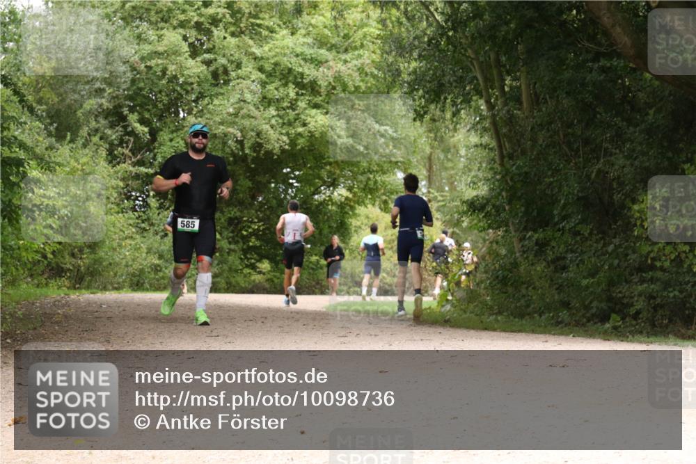 30.08.2026 - Elbe Triathlon Hamburg Antke Förster http://msf.ph/oto/10098736 30.08.2026 10:49:53 Laufen 585 meine-sportfotos.de