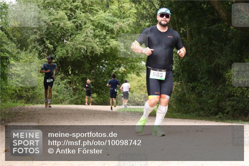 30.08.2026 - Elbe Triathlon Hamburg Antke Förster http://msf.ph/oto/10098742 30.08.2026 10:49:56 Laufen 536, 585, 3 meine-sportfotos.de