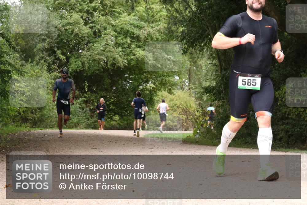 30.08.2026 - Elbe Triathlon Hamburg Antke Förster http://msf.ph/oto/10098744 30.08.2026 10:49:57 Laufen 36, 585 meine-sportfotos.de
