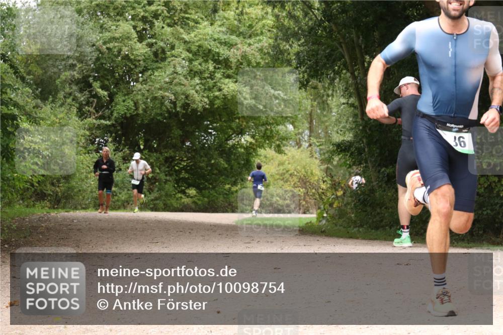 30.08.2026 - Elbe Triathlon Hamburg Antke Förster http://msf.ph/oto/10098754 30.08.2026 10:50:01 Laufen 36 meine-sportfotos.de