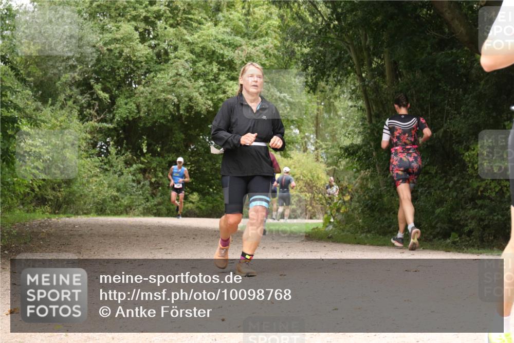 30.08.2026 - Elbe Triathlon Hamburg Antke Förster http://msf.ph/oto/10098768 30.08.2026 10:50:11 Laufen  meine-sportfotos.de