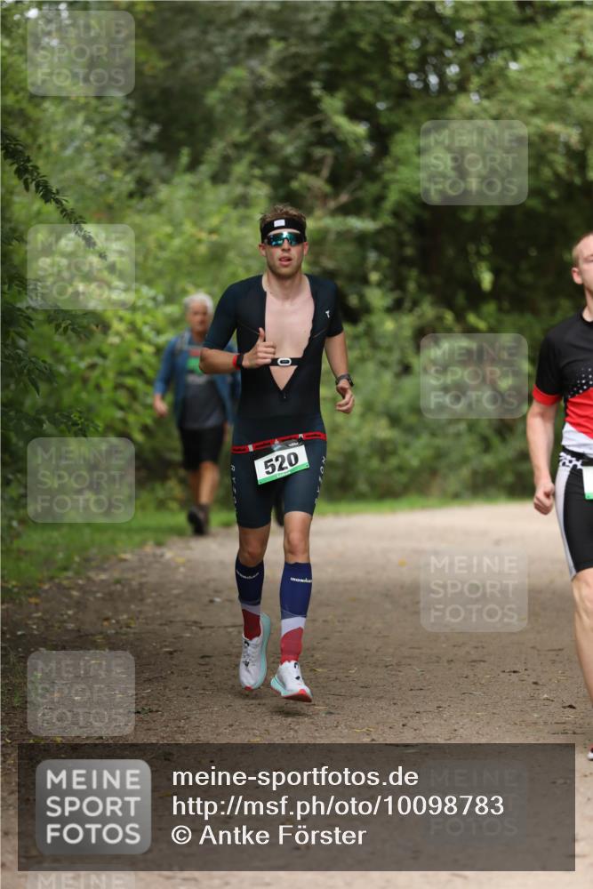 30.08.2026 - Elbe Triathlon Hamburg Antke Förster http://msf.ph/oto/10098783 30.08.2026 10:46:59 Laufen 520 meine-sportfotos.de