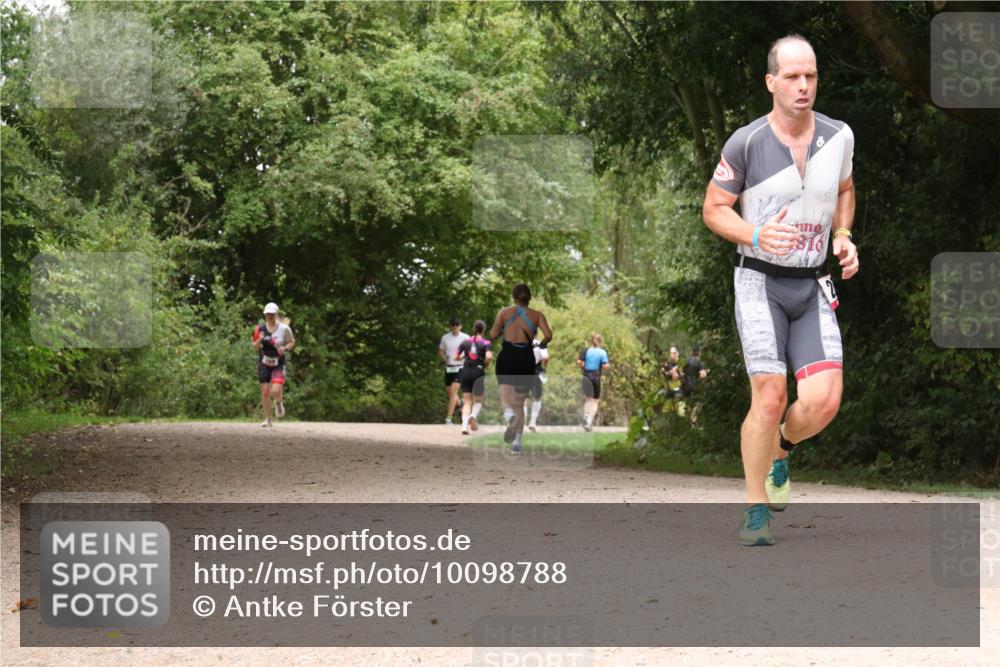 30.08.2026 - Elbe Triathlon Hamburg Antke Förster http://msf.ph/oto/10098788 30.08.2026 10:50:27 Laufen  meine-sportfotos.de