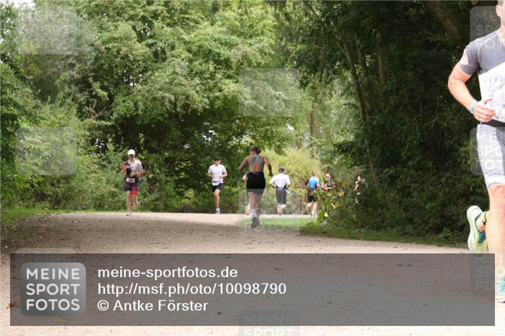 30.08.2026 - Elbe Triathlon Hamburg Antke Förster http://msf.ph/oto/10098790 30.08.2026 10:50:28 Laufen  meine-sportfotos.de