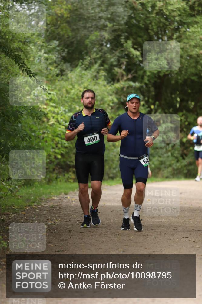 30.08.2026 - Elbe Triathlon Hamburg Antke Förster http://msf.ph/oto/10098795 30.08.2026 10:47:20 Laufen 400, 64 meine-sportfotos.de