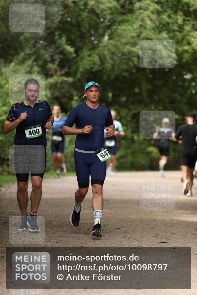 30.08.2026 - Elbe Triathlon Hamburg Antke Förster http://msf.ph/oto/10098797 30.08.2026 10:47:20 Laufen 400, 647 meine-sportfotos.de