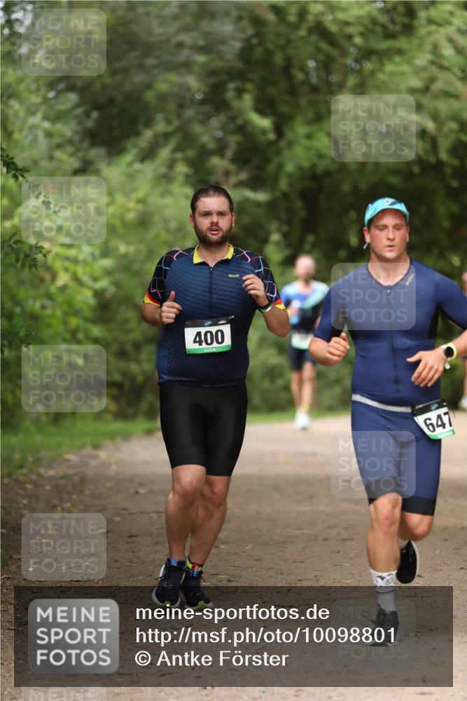 30.08.2026 - Elbe Triathlon Hamburg Antke Förster http://msf.ph/oto/10098801 30.08.2026 10:47:21 Laufen 400, 647 meine-sportfotos.de
