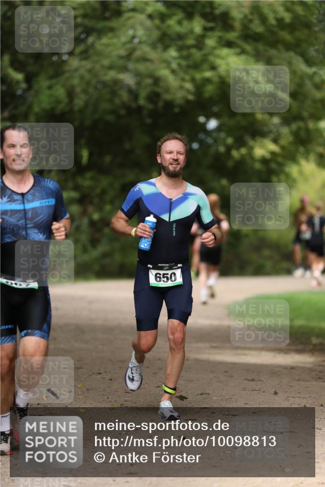 30.08.2026 - Elbe Triathlon Hamburg Antke Förster http://msf.ph/oto/10098813 30.08.2026 10:47:29 Laufen 650 meine-sportfotos.de