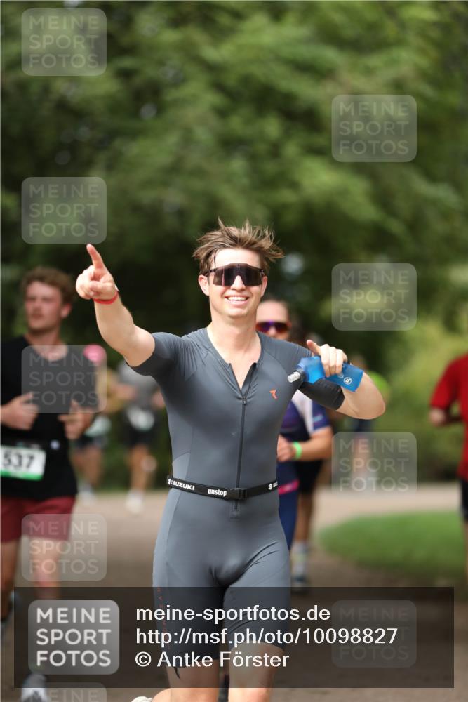 30.08.2026 - Elbe Triathlon Hamburg Antke Förster http://msf.ph/oto/10098827 30.08.2026 10:47:35 Laufen 537 meine-sportfotos.de