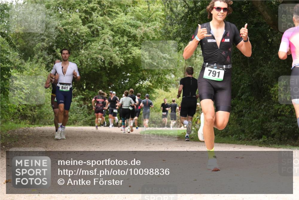 30.08.2026 - Elbe Triathlon Hamburg Antke Förster http://msf.ph/oto/10098836 30.08.2026 10:50:50 Laufen 841, 791 meine-sportfotos.de