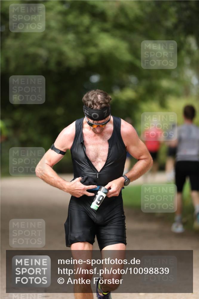 30.08.2026 - Elbe Triathlon Hamburg Antke Förster http://msf.ph/oto/10098839 30.08.2026 10:47:41 Laufen  meine-sportfotos.de